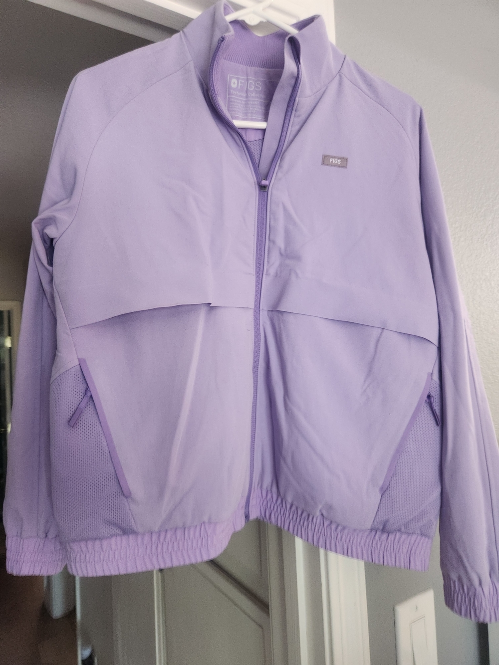 Figs Women's size Small, Sydney Scrub Jacket. Lavender